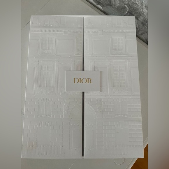 Dior coffee table book Mag Special box montaigne Brand New sealed! Home decor - Picture 2 of 7